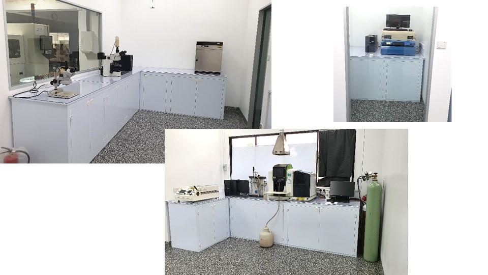 Dry Lab and XRF Room